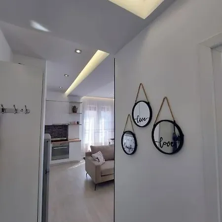 Peak Luxury Living Apartment *